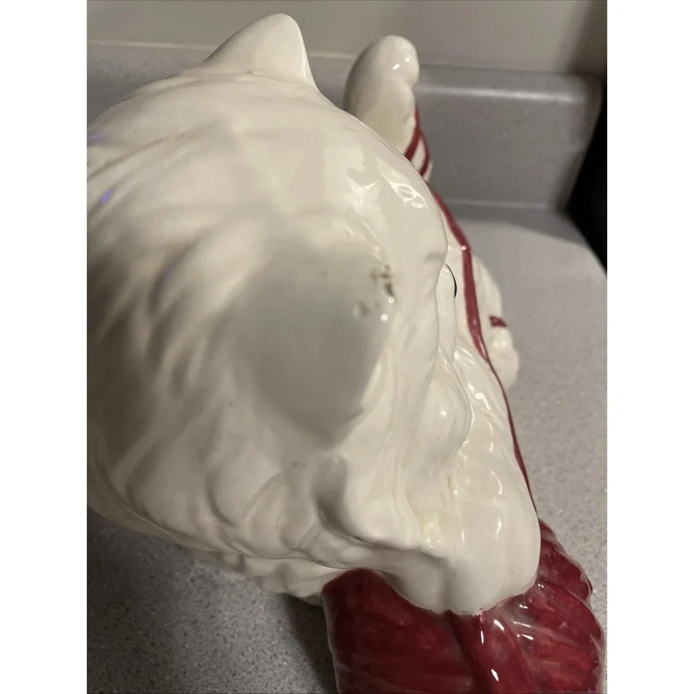 Large Vintage White Ceramic Persian Kitten Kitty Cat Playing w/ Red Yarn Figure